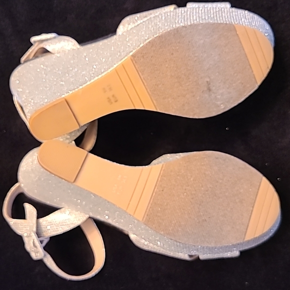 Nina Jinjer Wedge - Picture 7 of 9